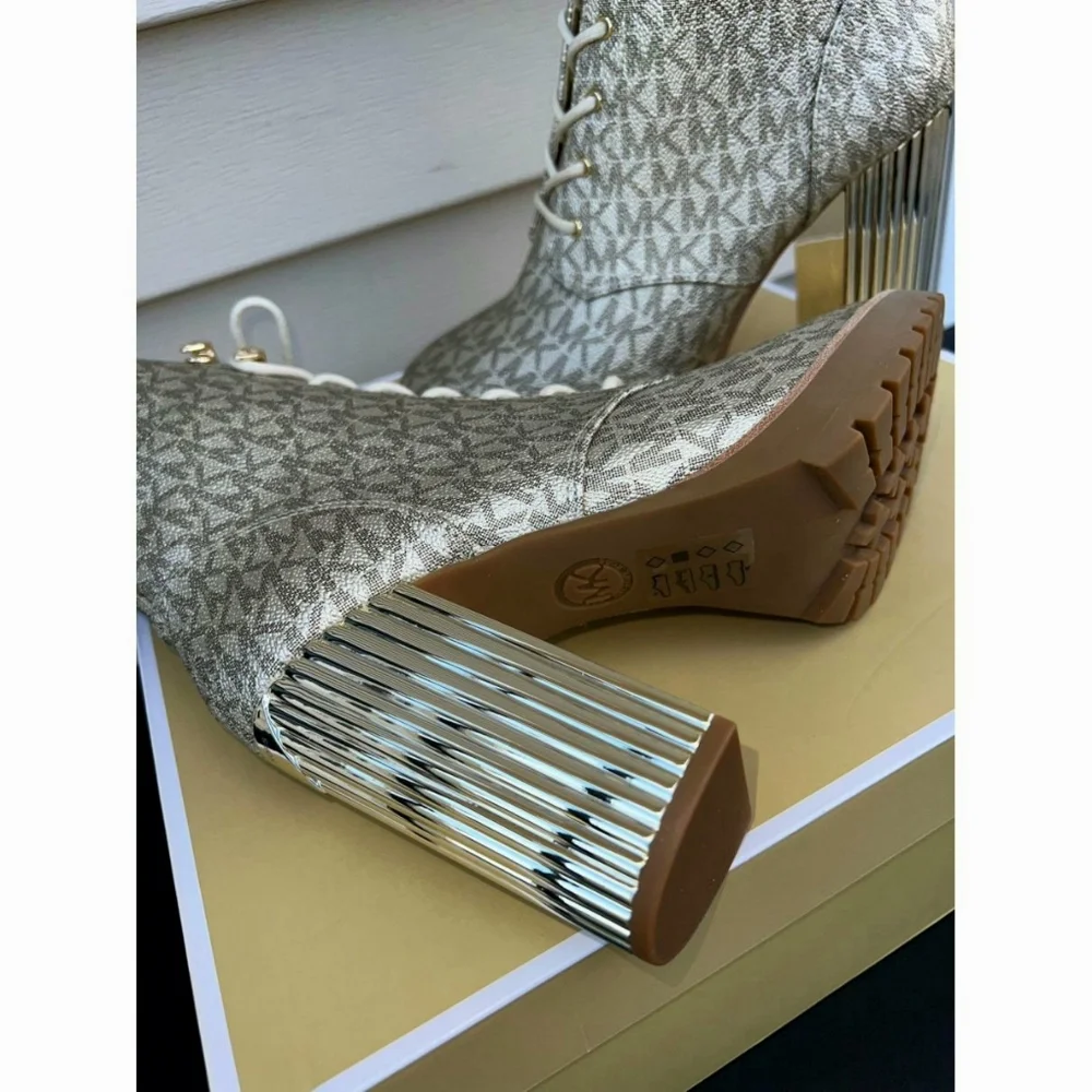 MICHAEL MICHAEL KORS Logo prints Lace-Up Boot golden size 9 NEW